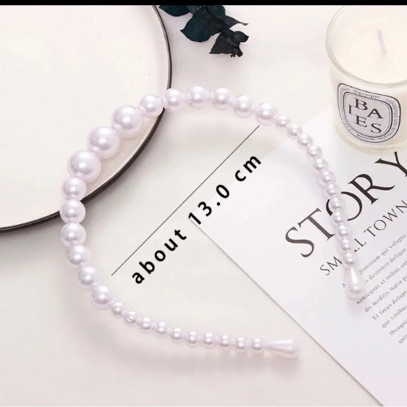 New white Elegant Classic Faux Pearl Headband - Picture 1 of 6